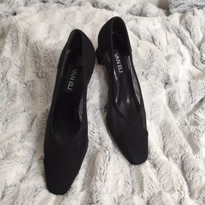 Black pumps with meshed sides